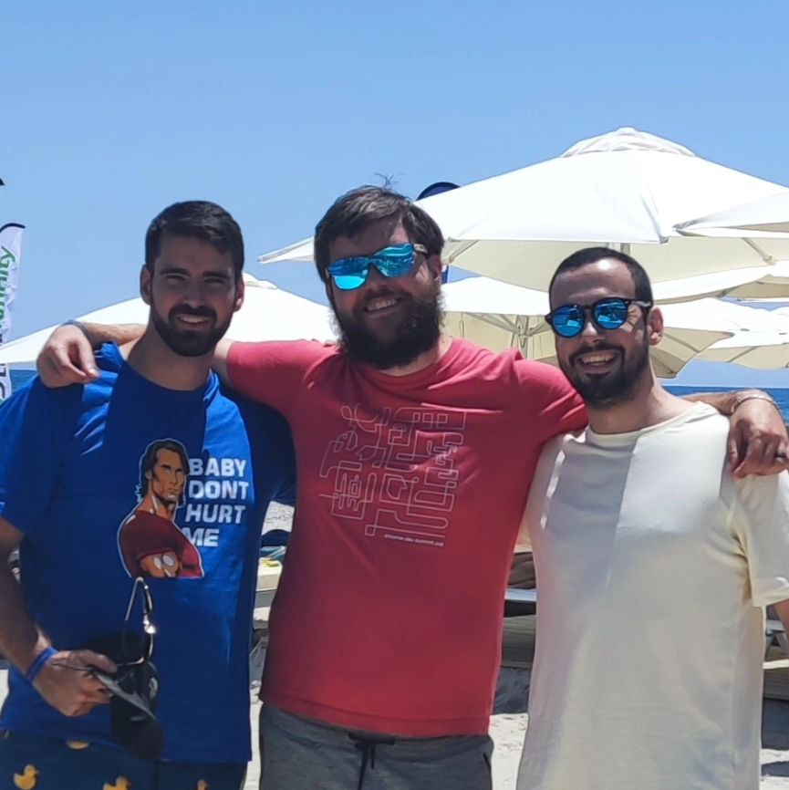 Carlos Sánchez con Roberto y Martin Splitt